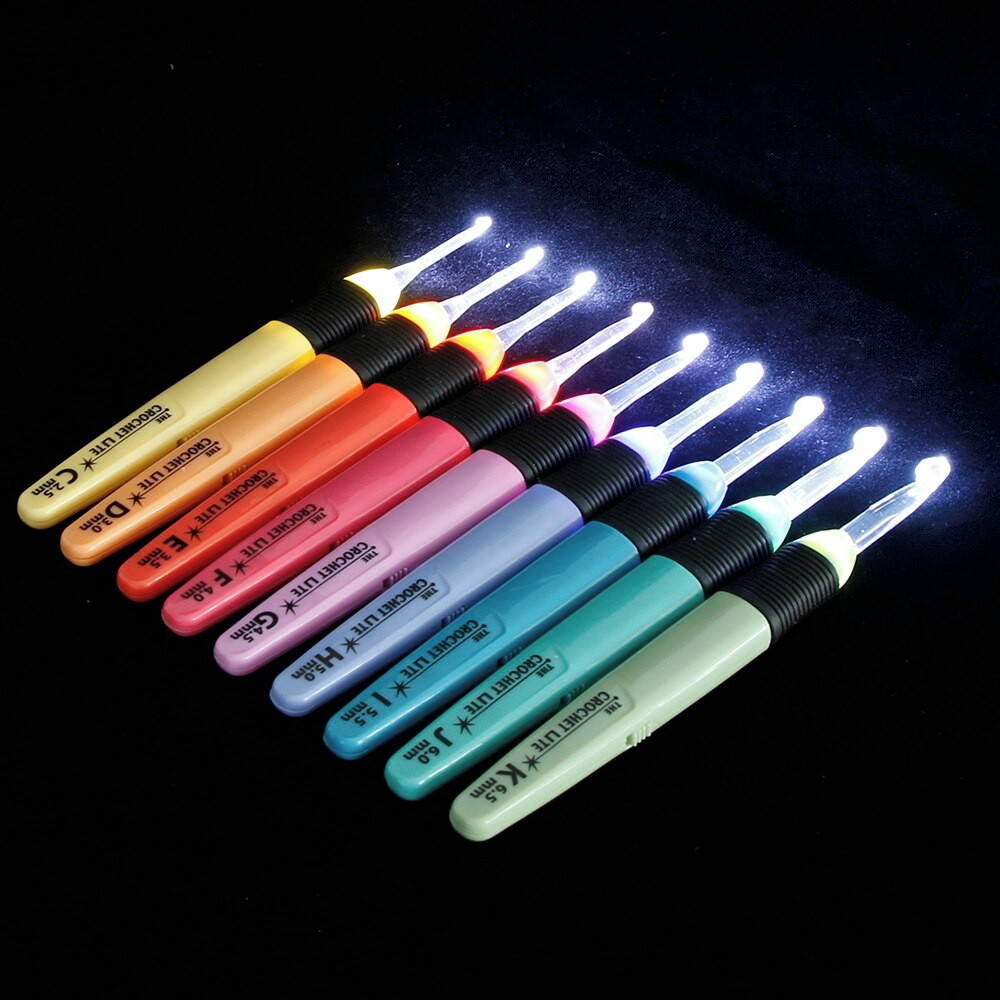 LED Lighted Crochet Hook Set - Light Up Your Crocheting