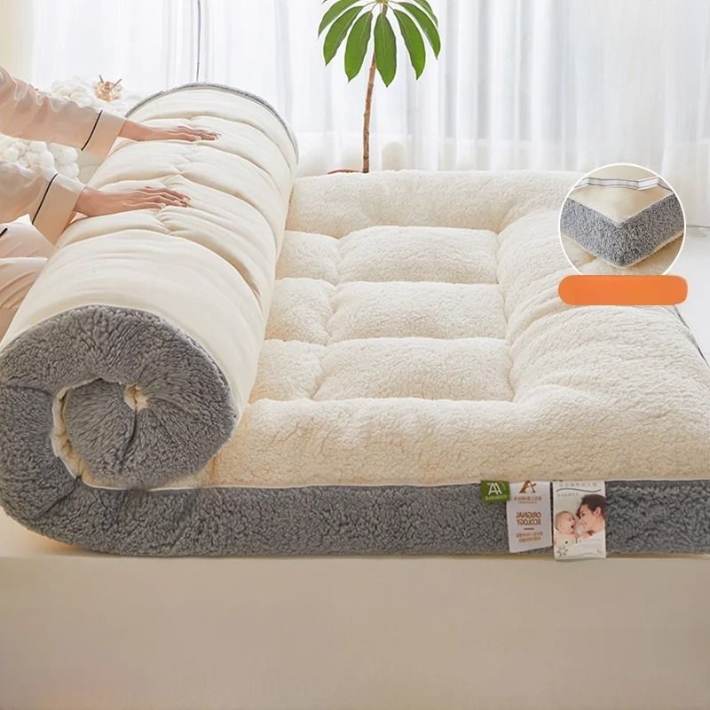 Soft Lamb Velvet Foldable Mattress Pad