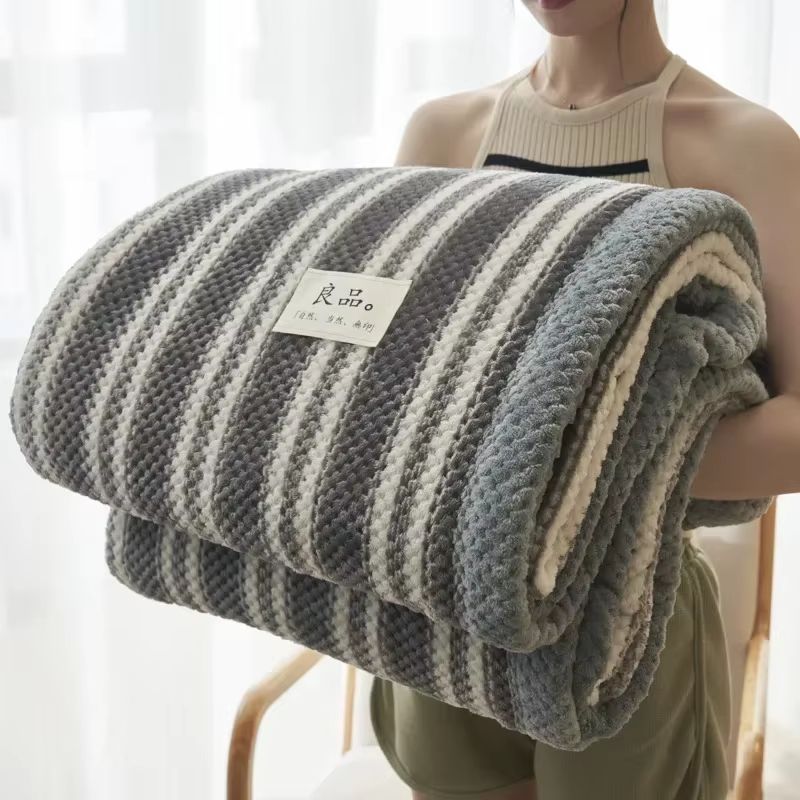 Soft Chenille Knit Throw Blanket – Handmade Crochet Style, Machine Washable for Couch & Bed