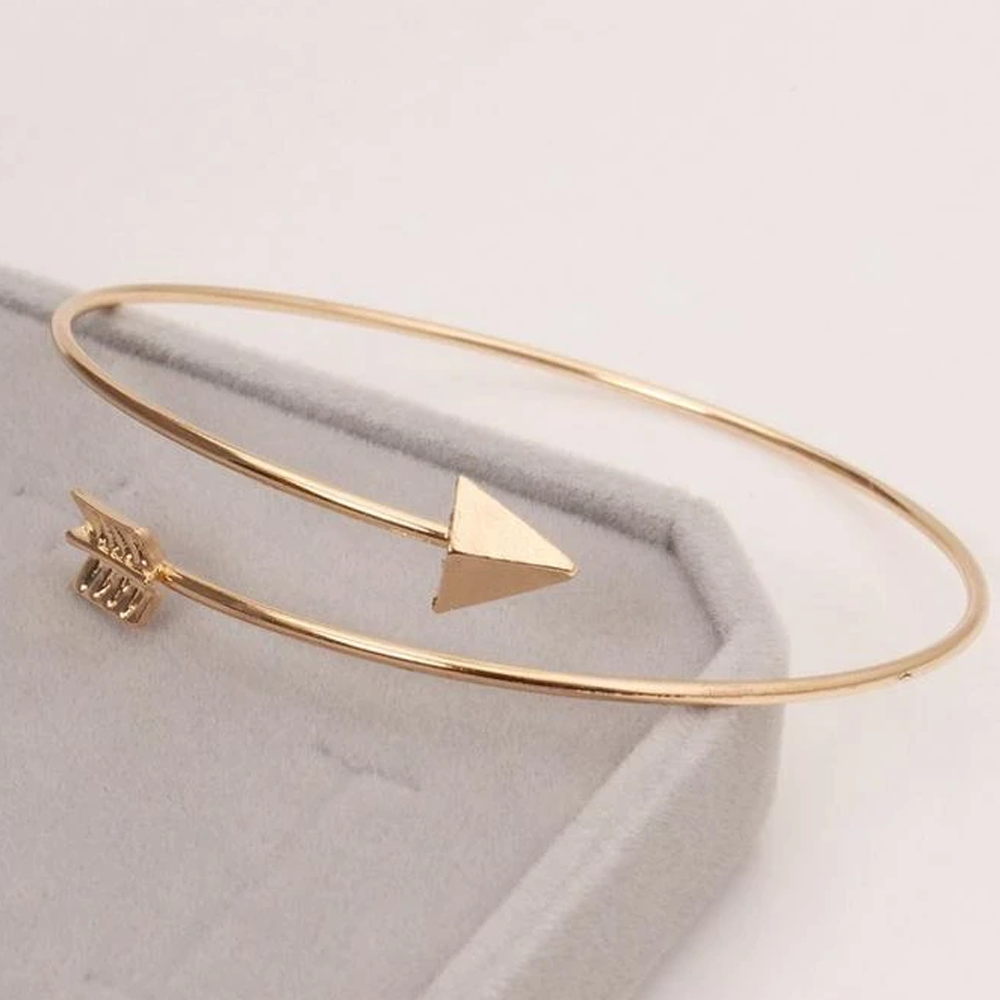Dainty Gold Arrow Bracelet