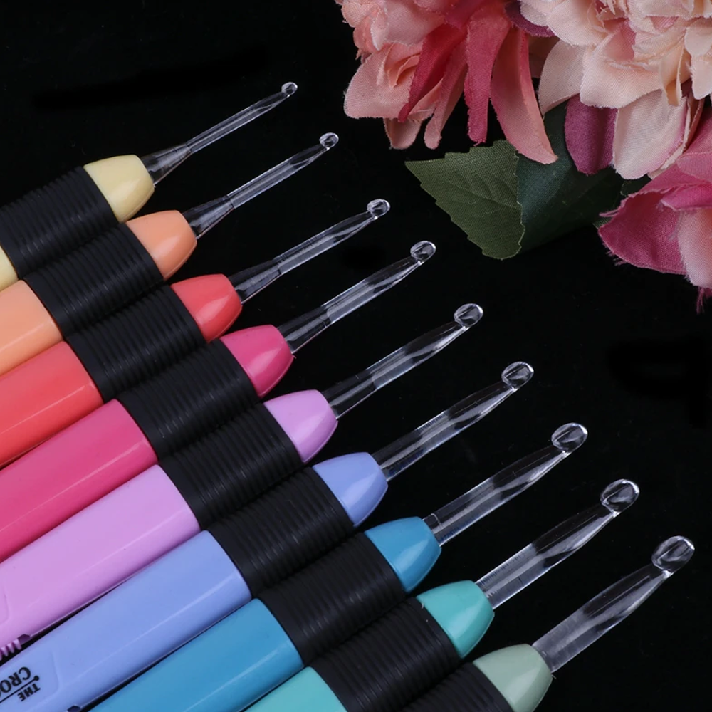 LED Lighted Crochet Hook Set - Light Up Your Crocheting