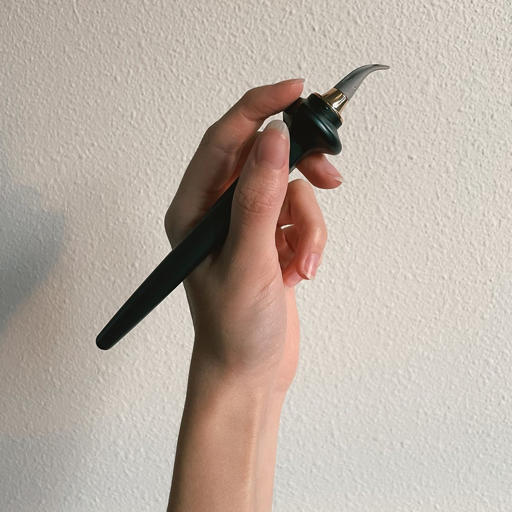 Waterproof Silicone Eyeliner Brush, Non-Smudge Eyeliner Tool for Precise Application