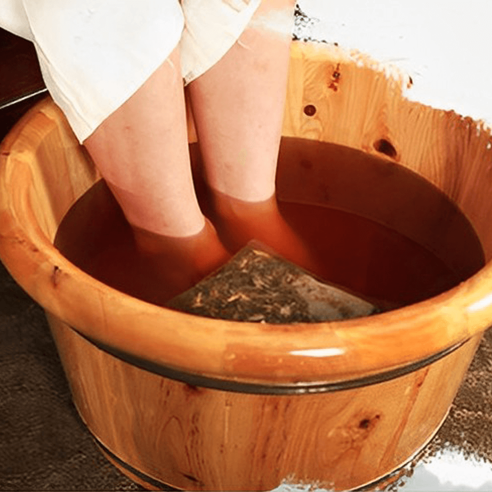 Ginger Detox Foot Soak for Lymphatic Drainage and Relaxation