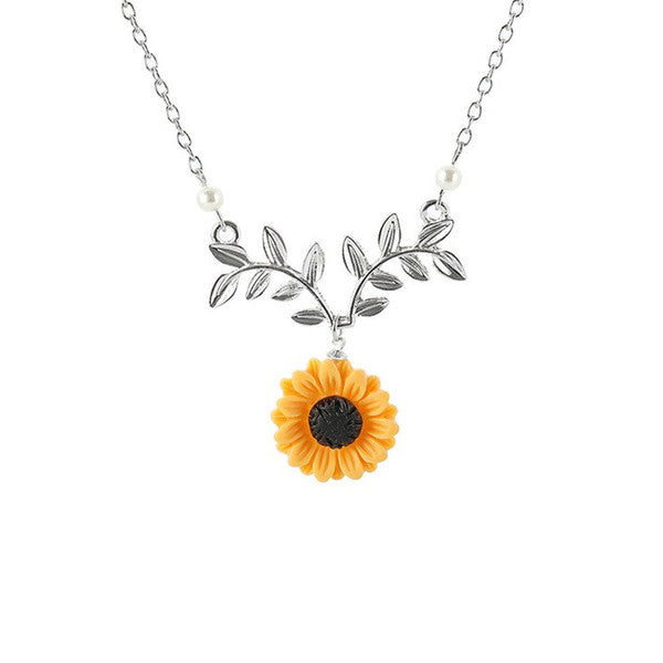 Zinc Alloy Sunflower Pendant Necklace With Leaves