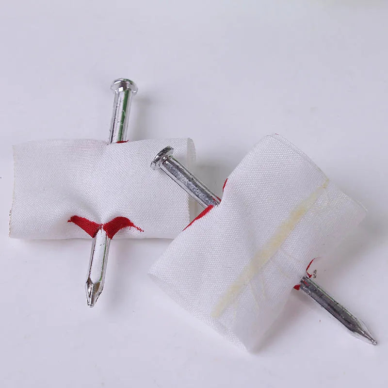2Pcs Halloween Fool Toys Blood Prank Prop Joke Fake Nail Through Finger Funny Trick Halloween Party Supplies