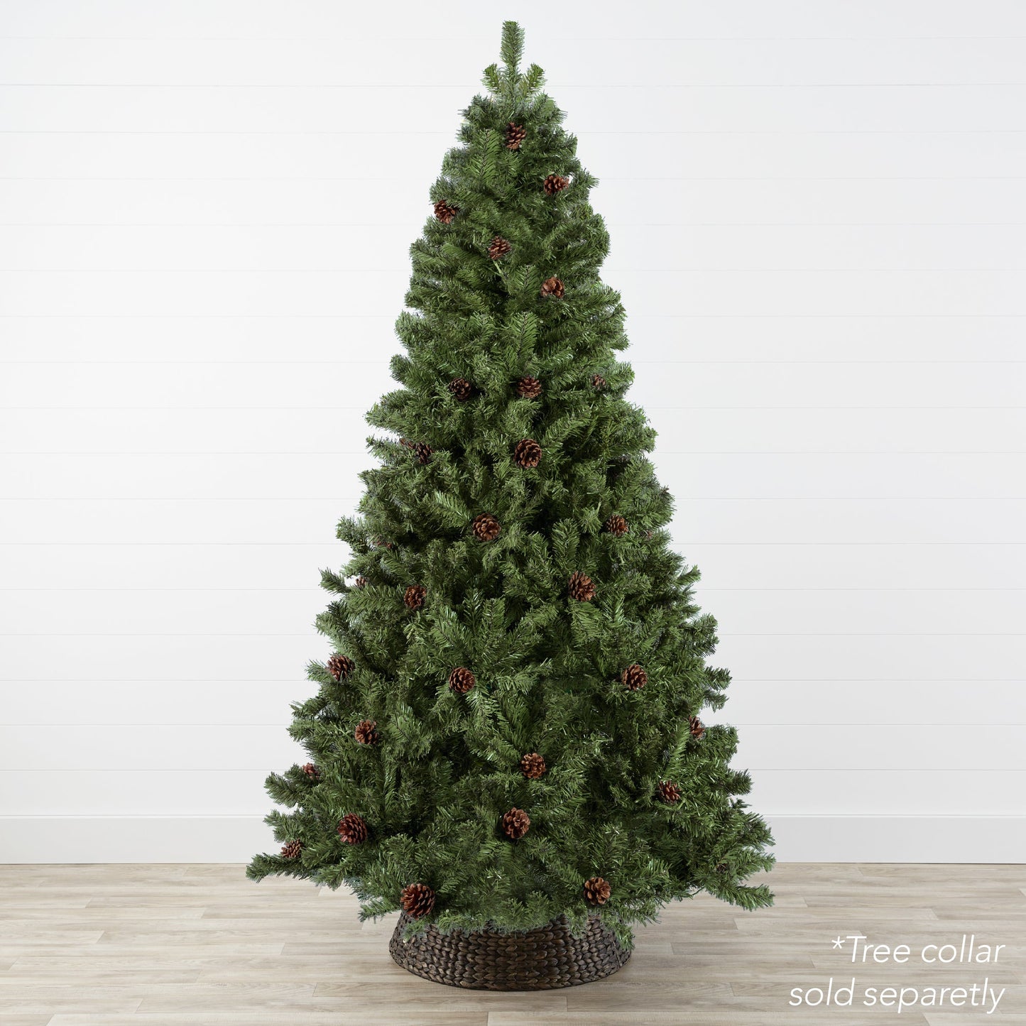 Pre-Decorated Christmas Tree w/ Pinecones