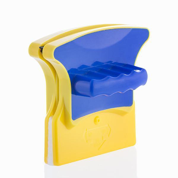 Magnetic Glass Cleaner Brush – Easy Two-Sided Window Cleaner