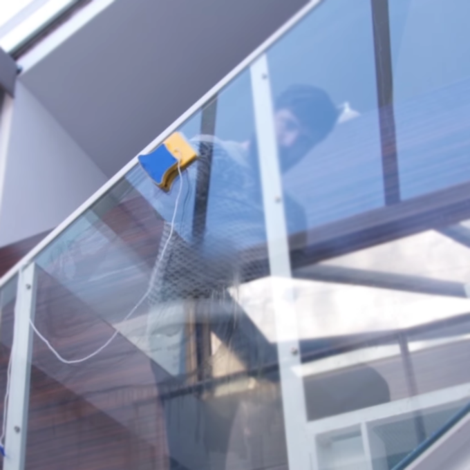 Magnetic Glass Cleaner Brush – Easy Two-Sided Window Cleaner