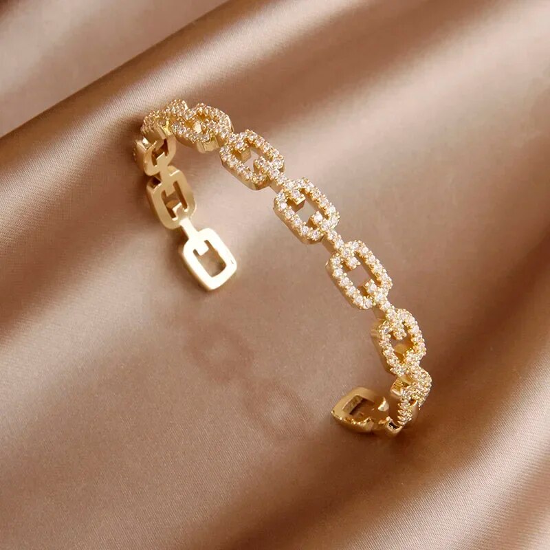 Shiny Zircon Letter Charm Bracelet: Classic Luxury Fashion Jewelry for Women - Perfect Wedding & Party Gift