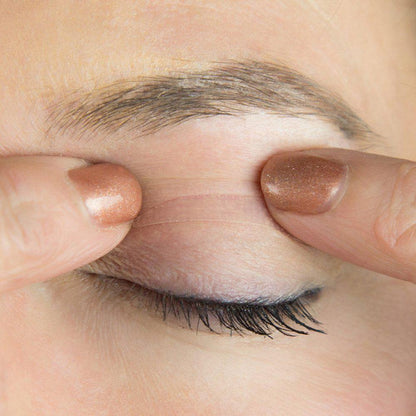 Instant Eyelid Lift with Anti-Aging Eyelid Tape - Safe, Transparent Strips, Contains 100 Pieces for Daily Use