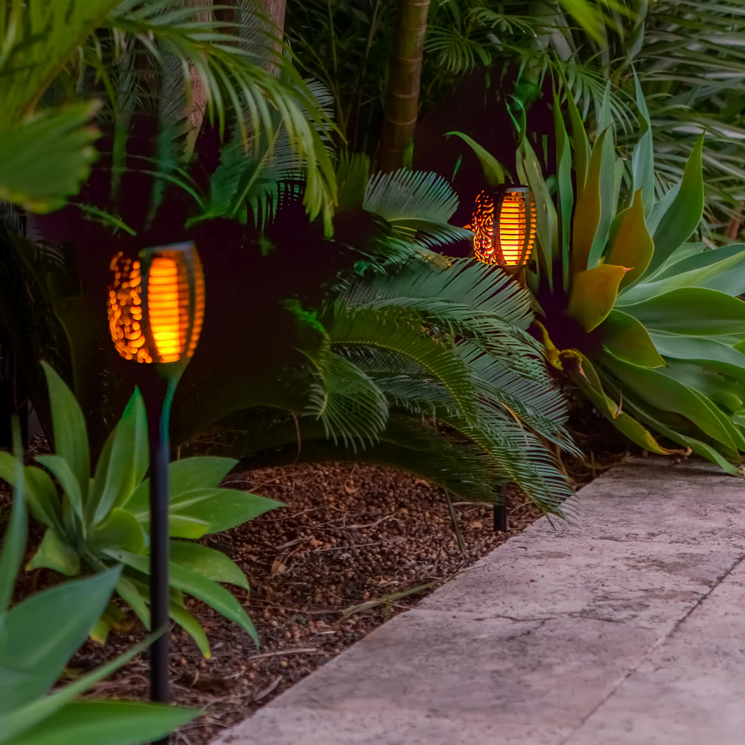 Solar Flame Torch Lights - Realistic Outdoor Solar Fire Lights, Outdoor Garden Decorations, Gift for Garden Lovers