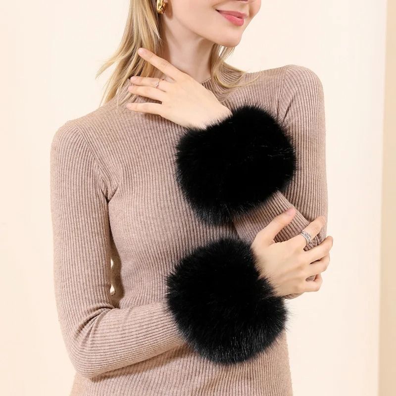 Fluffy Faux Fur Wrist Cuffs – Stylish Imitation Rabbit Fur Bracelet Covers