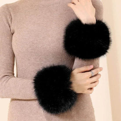 Fluffy Faux Fur Wrist Cuffs – Stylish Imitation Rabbit Fur Bracelet Covers