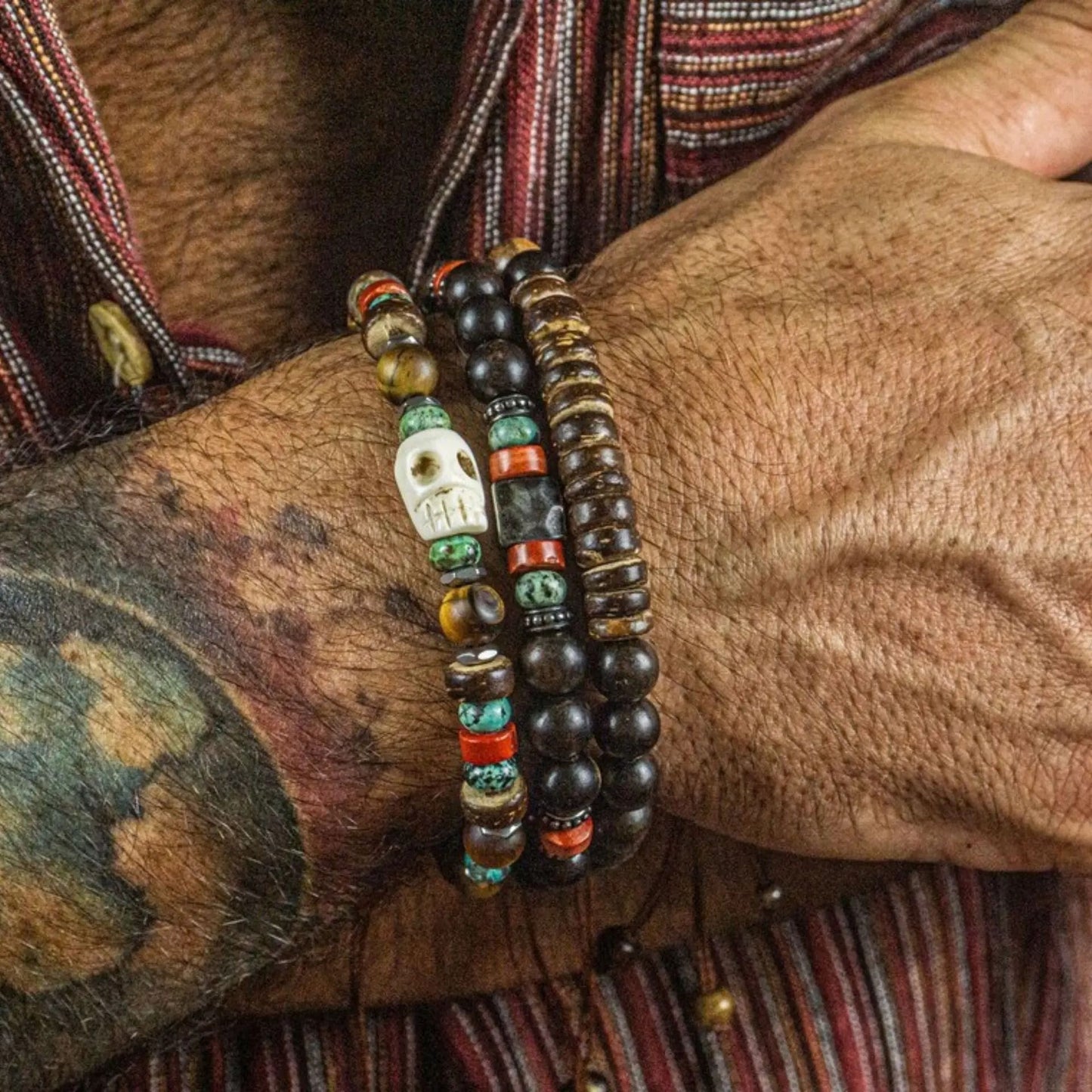 Vintage Beaded Bracelet for Men with Skull and Natural Stone Accents