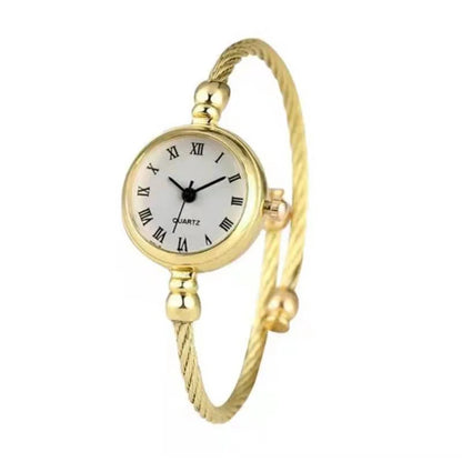 Stainless Steel Ladies Quartz Wristwatch, Women Simple Small Bracelet Watch, Retro Fashion Casual Design