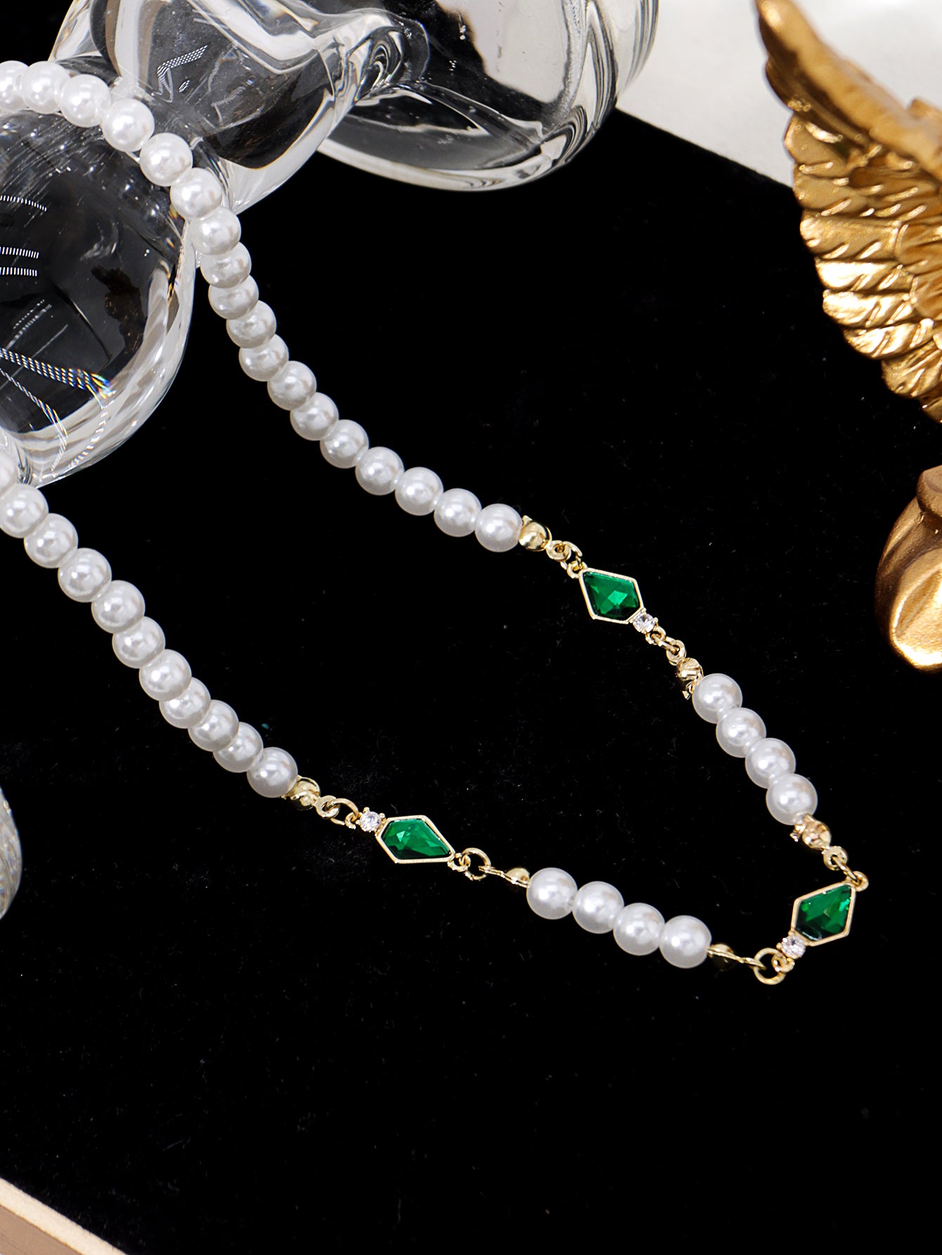 Vintage Charm Green Zircon Inlaid Imitation Pearl Necklace, Mens Casual Jewelry for Stylish Elegance