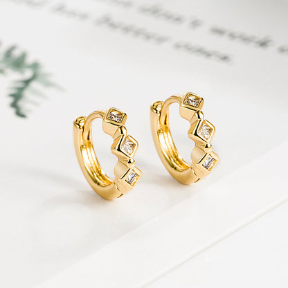 Trendy Cute Sweet Hollow Heart Zircon Hoop Earrings for Women, Classic Shiny Stud Earrings, Fashion Small Ear Buckle