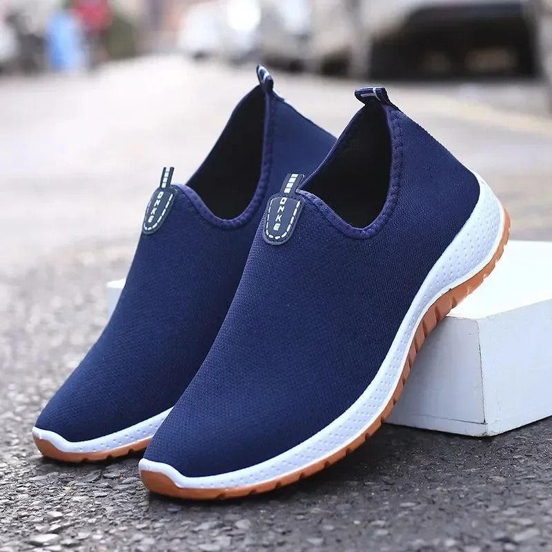 Mens Breathable Mesh Running Shoes with Soft Sole for Everyday Comfort