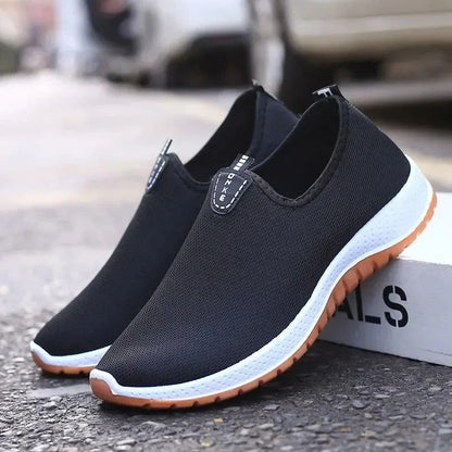 Mens Breathable Mesh Running Shoes with Soft Sole for Everyday Comfort