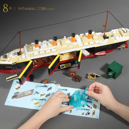 Titanic Model Cruise Ship Building Block Set with Lights 2288Pcs