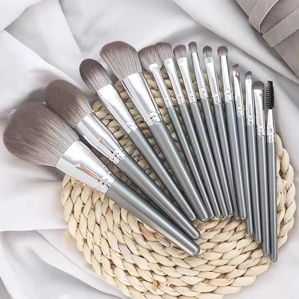 Professional Makeup Brushes Set Soft Bristle Face Powder Blush Concealer Beauty Tools