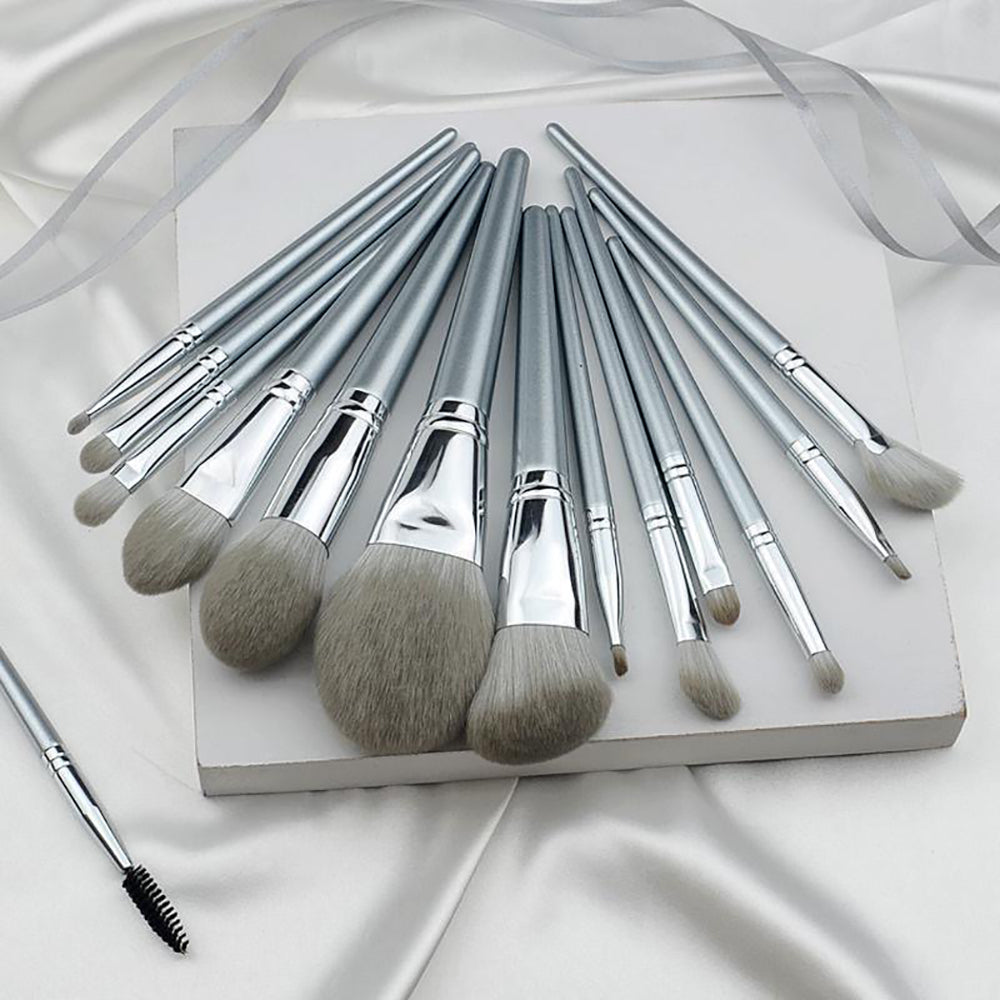Professional Makeup Brushes Set Soft Bristle Face Powder Blush Concealer Beauty Tools