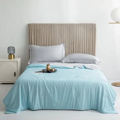 Cooling Blanket for Bed Lightweight Summer Comforter
