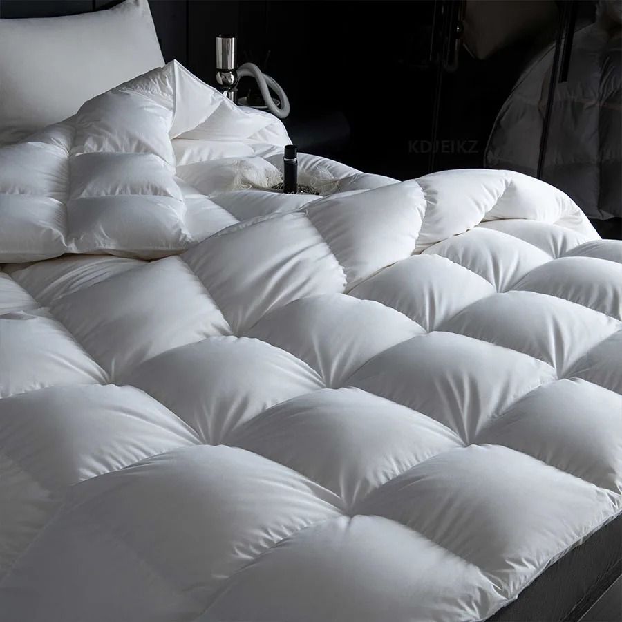 Luxury Winter Cotton Goose Down Quilt Fluffy Four Seasons Hotel Duvet