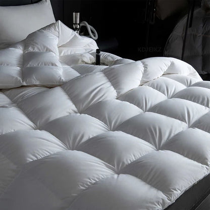 Luxury Winter Cotton Goose Down Quilt Fluffy Four Seasons Hotel Duvet