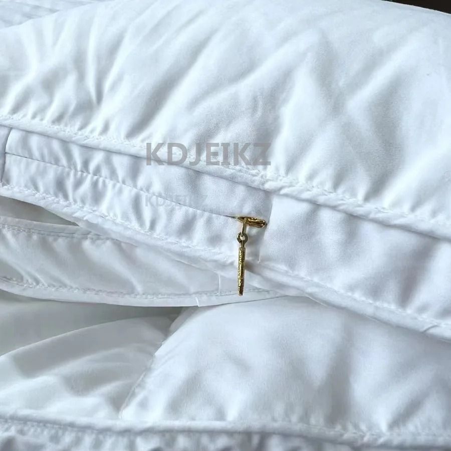 Luxury Winter Cotton Goose Down Quilt Fluffy Four Seasons Hotel Duvet