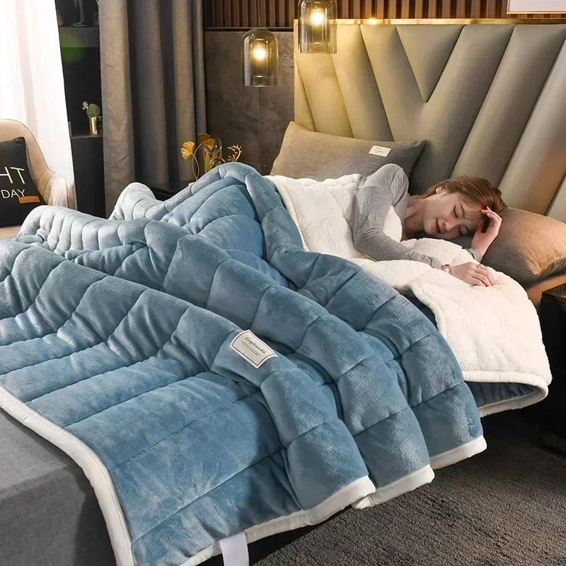 Luxury Flannel Fleece Blanket with Lambs wool Lining