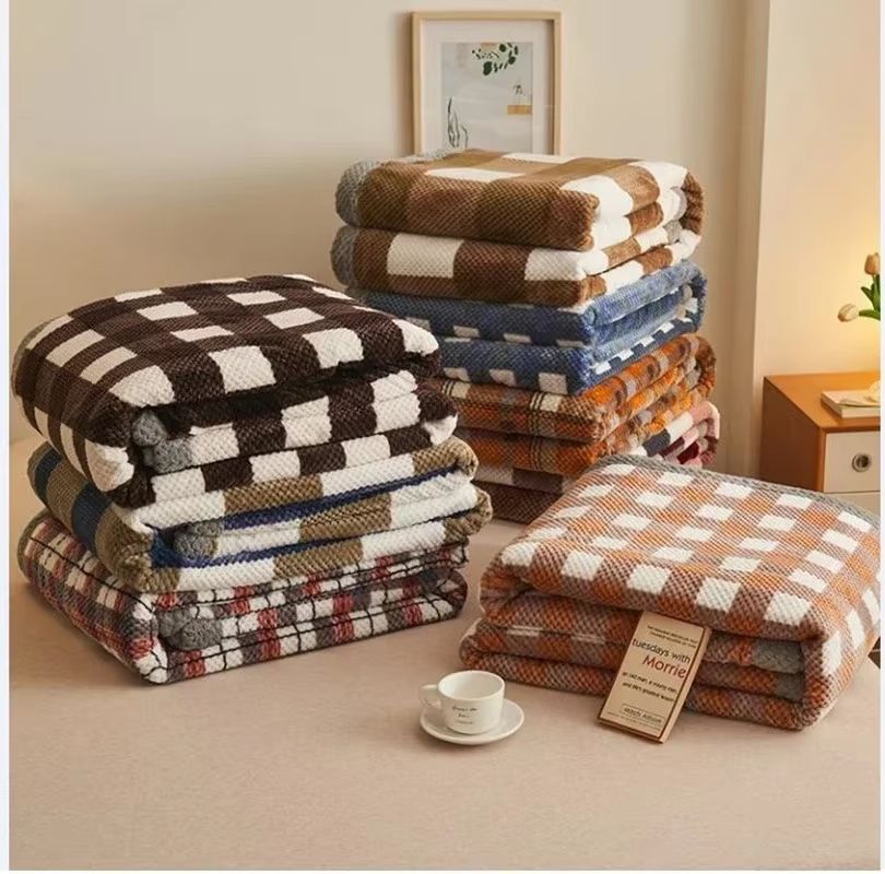Soft Chenille Knit Throw Blanket – Handmade Crochet Style, Machine Washable for Couch & Bed