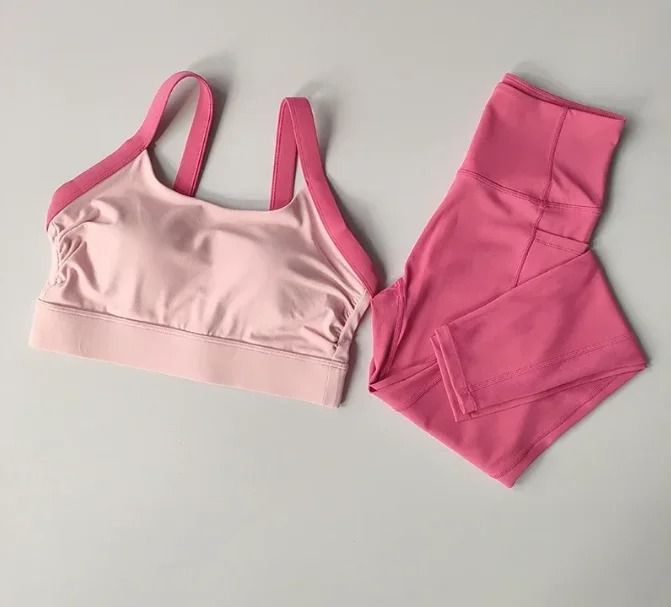 High Intensity Color Block Cross Back Yoga Bra and High Waist Hip Lifting Leggings Set