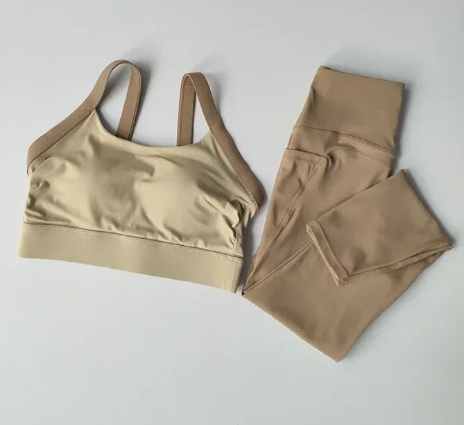 High Intensity Color Block Cross Back Yoga Bra and High Waist Hip Lifting Leggings Set
