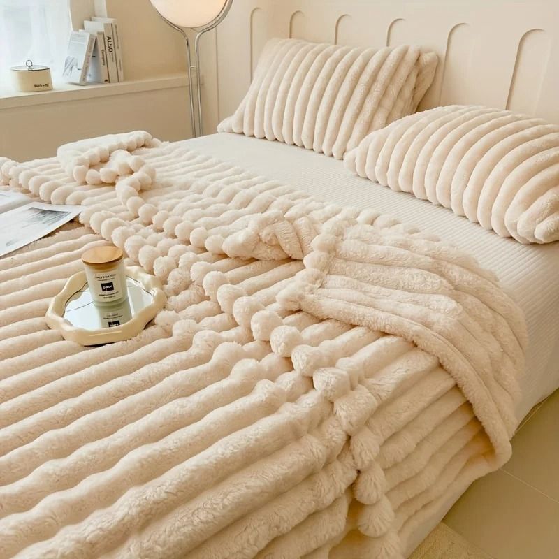 Luxurious Faux Rabbit Fur Throw Blanket Soft Warm Cozy for Couch Bed and Travel