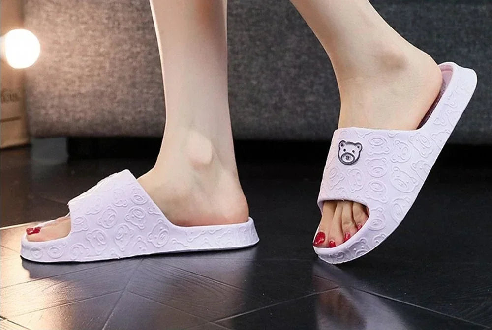 EVA Womens Slippers, Cute Bear Decoration, Lightweight Non-Slip Flat Slippers for Bathroom & Home Use, Ultra Soft