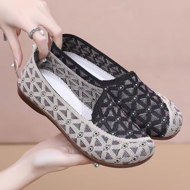 Lightweight Soft-Bottom Slip-On Shoes for Women – 2025 Fashion Comfort