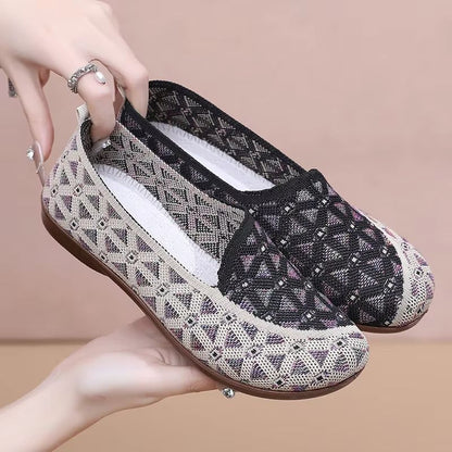 Lightweight Soft-Bottom Slip-On Shoes for Women – 2025 Fashion Comfort