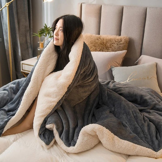 Double-Sided Wool Throw Blanket for Winter Warmth and Comfort