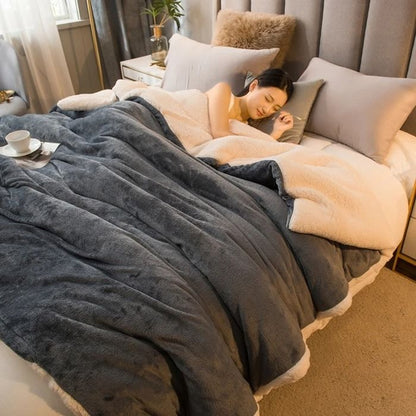 Double-Sided Wool Throw Blanket for Winter Warmth and Comfort