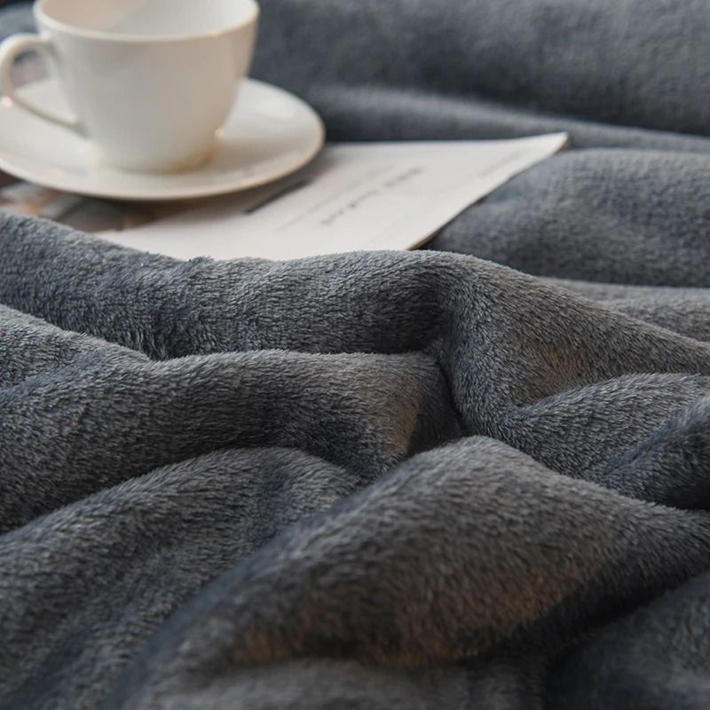 Double-Sided Wool Throw Blanket for Winter Warmth and Comfort