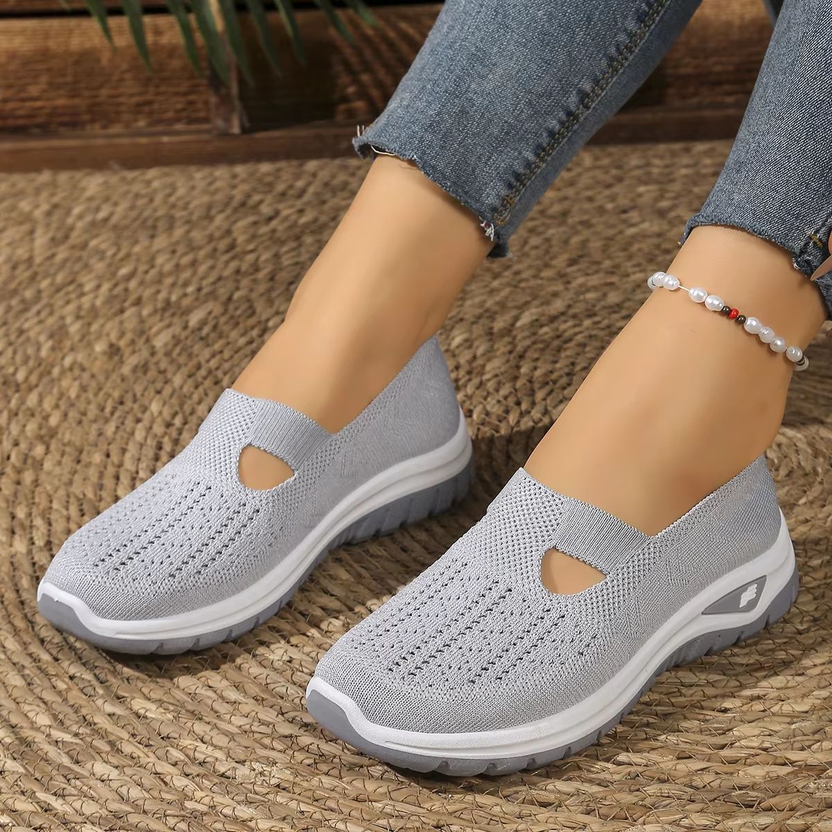 Women's Breathable Fly-Weave Summer Sneakers – Lightweight, Non-Slip Comfort Shoes for Everyday Wear