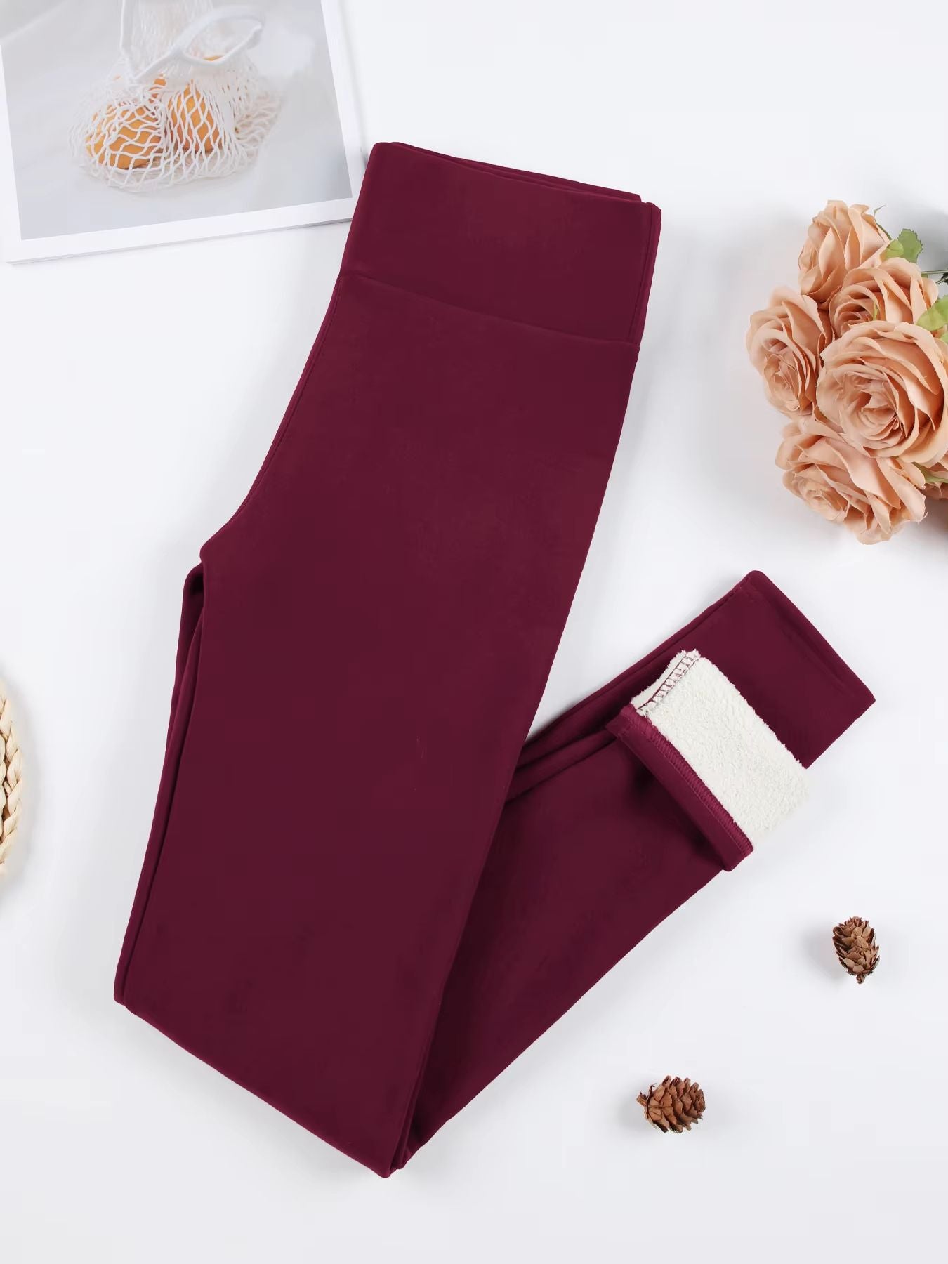 Women's Ultra-Soft Thermal Velvet Leggings – High Waist Slim Fit Winter Pants