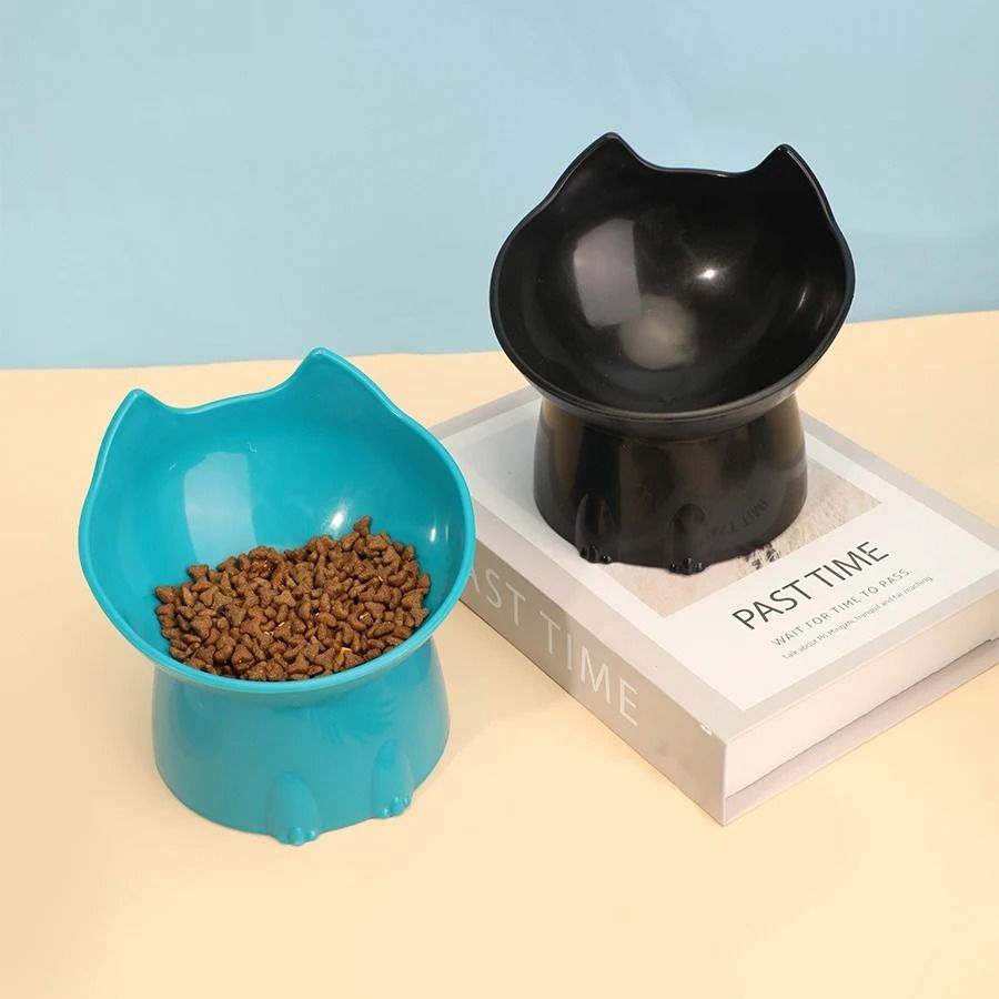 Elevated Cat Feeding Bowl with Tilted Design