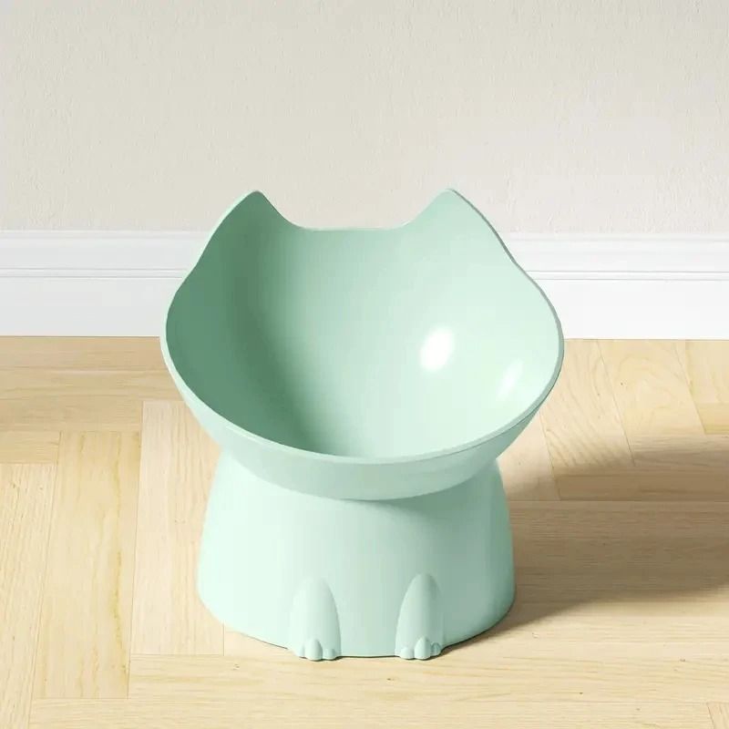 Elevated Cat Feeding Bowl with Tilted Design