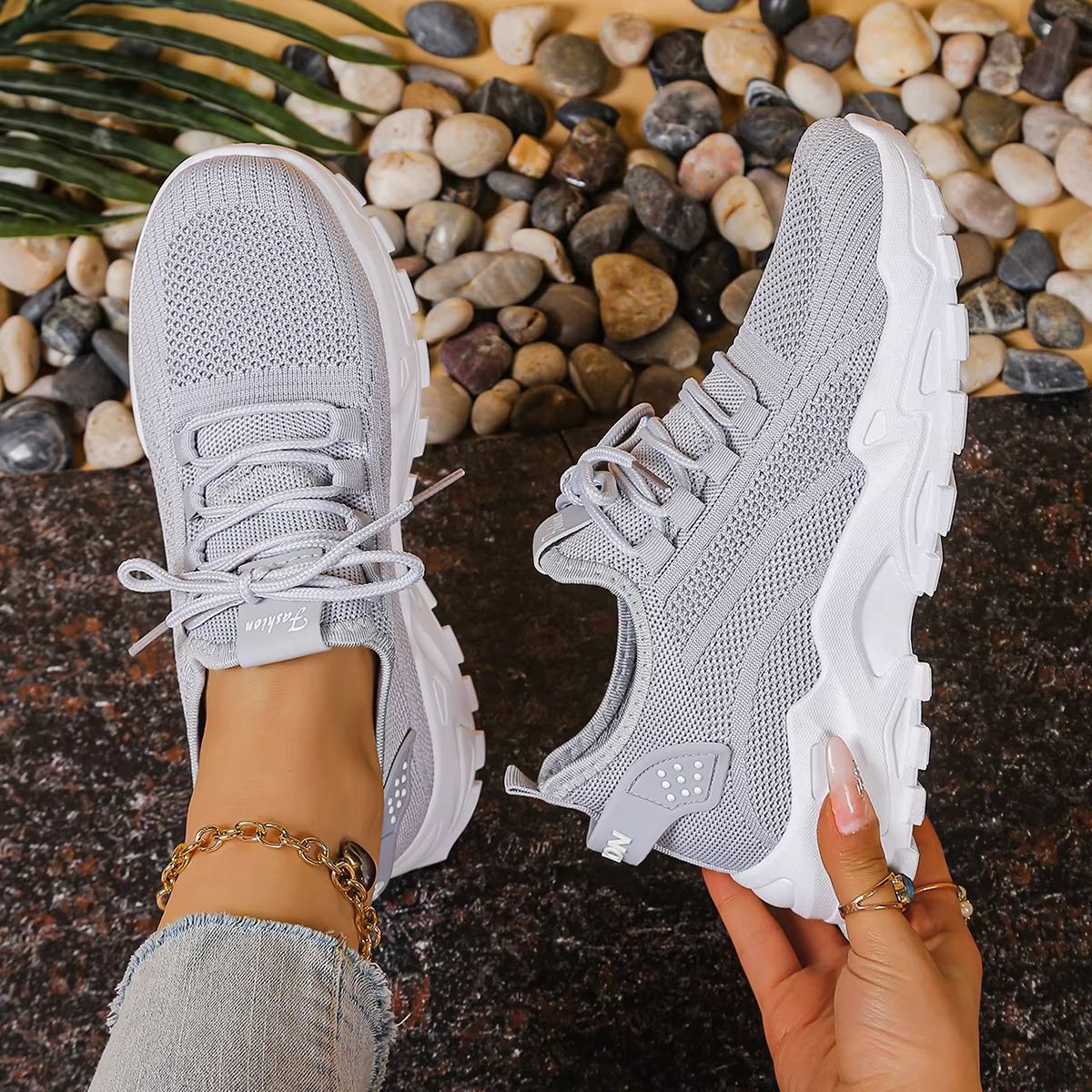 2025 Versatile Height-Boost Sneaker – Solid Colour Women's Casual Shoes with Free Shipping
