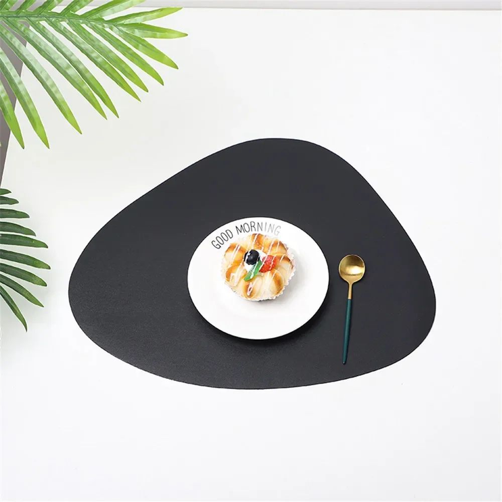 Triangle Leather Place mats, Non Slip Insulation Pads for Kitchen Dining Table, Modern Nordic Decor, Steak Pad Set