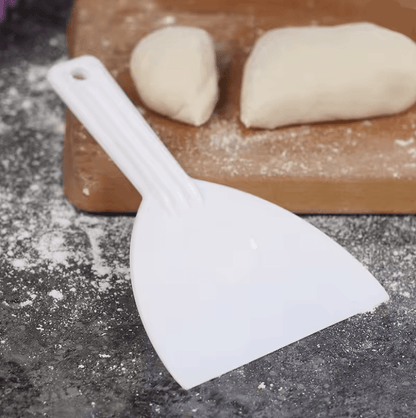 BakeEase Plastic Cake Scraper and Dough Cutter Set