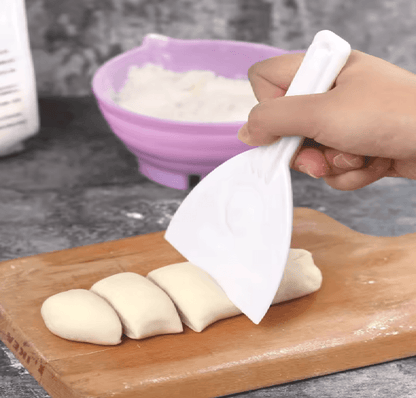 BakeEase Plastic Cake Scraper and Dough Cutter Set