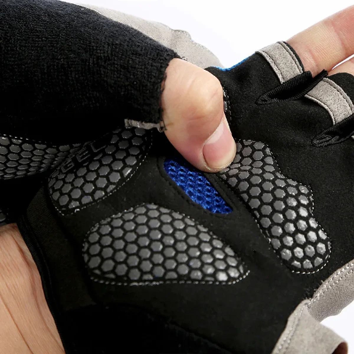 Fitness Cycling Gloves for Men and Women Breathable Anti Slip Training Gloves